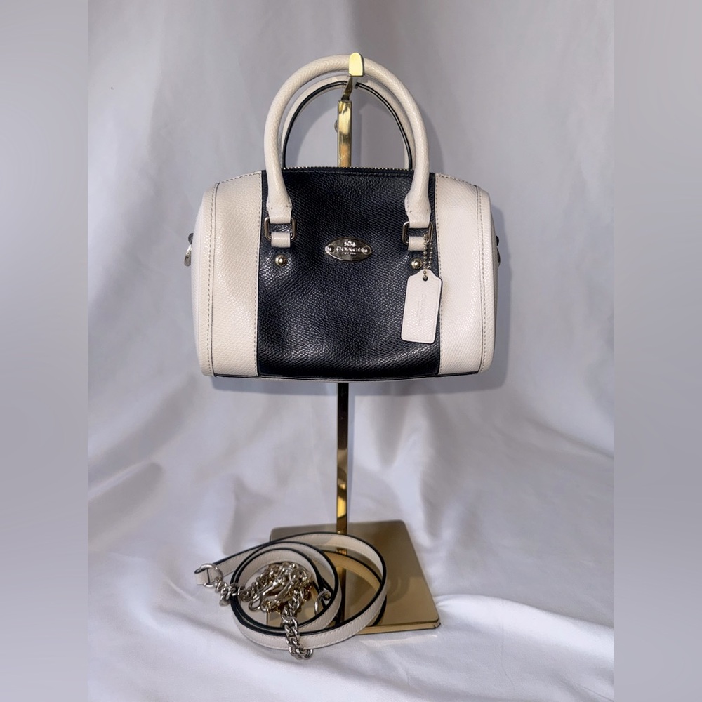 COACH CROSSBODY NAVY BLUE AND WHITE BRAND NEW